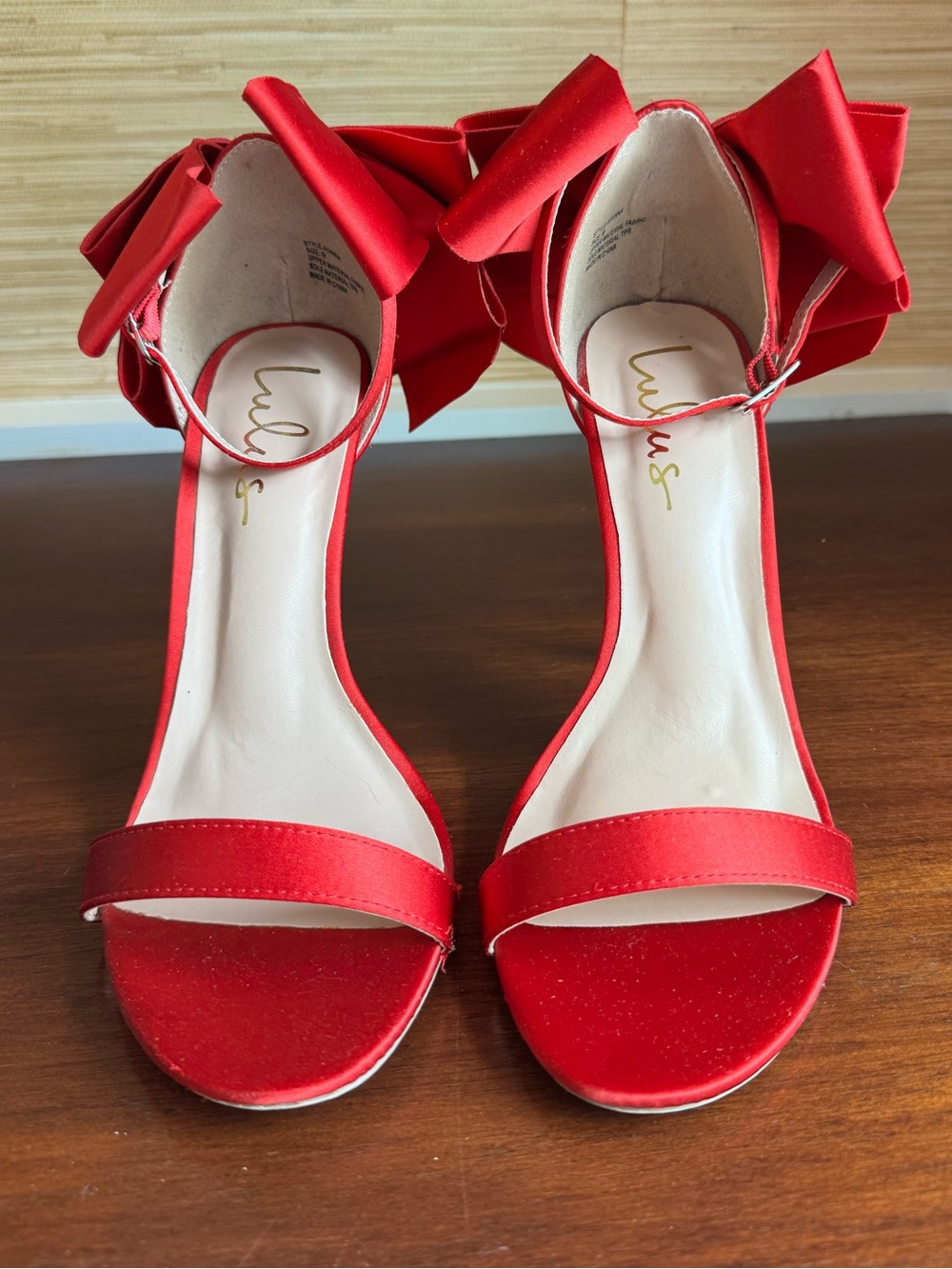 Lulu’s bow heels - Picture 2 of 6